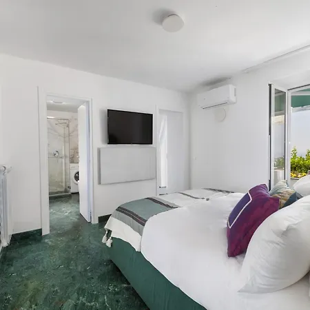 Apartment Near Piazzetta Di