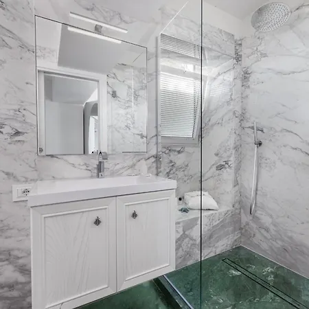 Apartment Near Piazzetta Di
